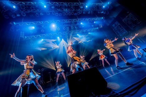 煌めき☆アンフォレントの新体制お披露目ツアー「新宇宙±ワープドライブII」初日公演の様子。（写真提供：日本コロムビア）