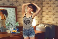 坂井仁香の1st写真集「First Love」より。（撮影：熊木優）