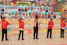 左から藤井流星（ジャニーズWEST）、佐藤勝利（Sexy Zone）、村上信五（関ジャニ∞）、岸優太（
King & Prince）、浮所飛貴（美 少年、ジャニーズJr.）。(c)フジテレビ