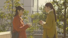 蓮沼執太フィル「HOLIDAY feat. 塩塚モエカ」ミュージックビデオより。