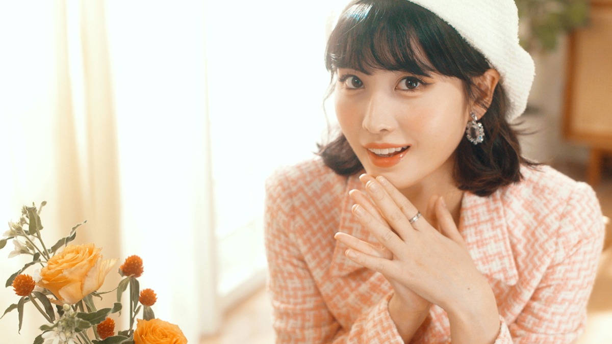 「Superhero (Special Version) [with MOMO]」より。