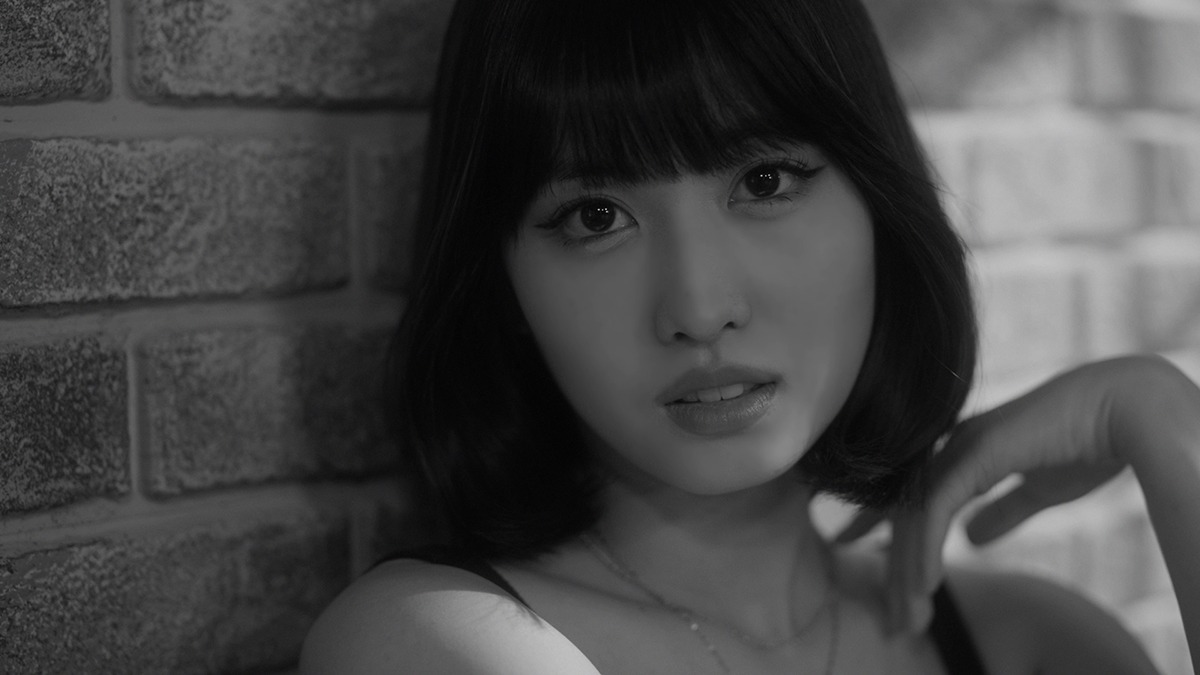 「Superhero (Special Version) [with MOMO]」より。