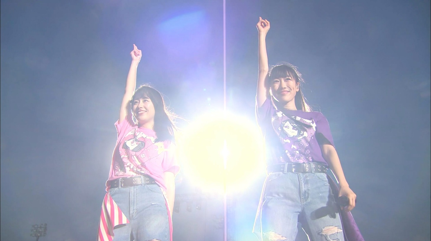 ももいろクローバーZ「勝手に君に」ライブ映像より。