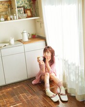 「斉藤朱夏 CALENDAR 2021.04-2022.03」イメージカット（Photo by Suguru Kumaki［io］）