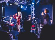 12月23日に行われた「LIVE AVANTDEMIC」の様子。(c)domudomu