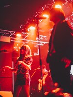 12月23日に行われた「LIVE AVANTDEMIC」の様子。(c)domudomu