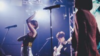 12月23日に行われた「LIVE AVANTDEMIC」の様子。(c)domudomu