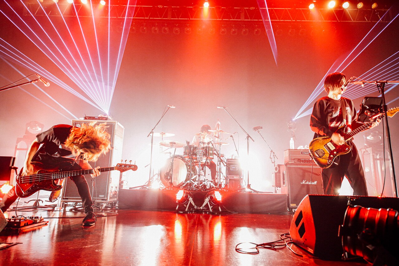 ヒトリエ、メジャーデビュー7周年ライブで新たな一歩「僕たちにはまだ