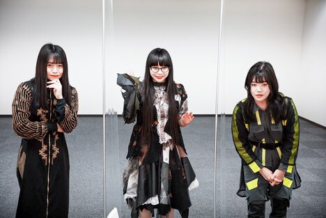 MiDORiKO EMPiRE（EMPiRE）、ユイ・ガ・ドクソン（GO TO THE BEDS）、セントチヒロ・チッチ（BiSH）。