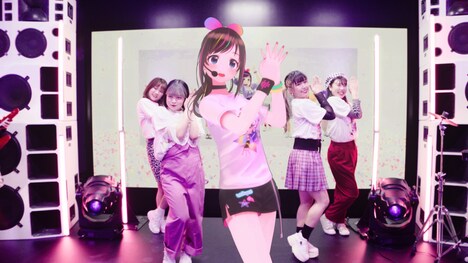 Kizuna AI「Kizuna AI 2nd Live "hello, world 2020"」の様子。