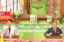 左から児嶋一哉（アンジャッシュ）、トシ（タカアンドトシ）。(c)フジテレビ