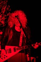 田辺由明（G, Cho）（撮影：酒井ダイスケ）