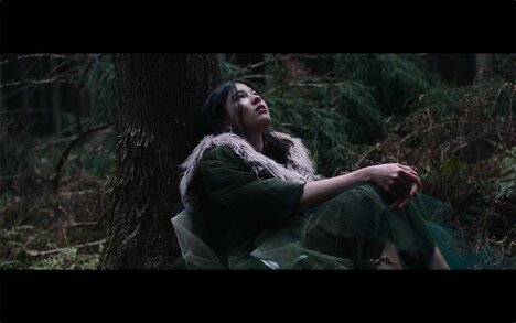 Co shu Nie「give it back」ミュージックビデオのワンシーン。