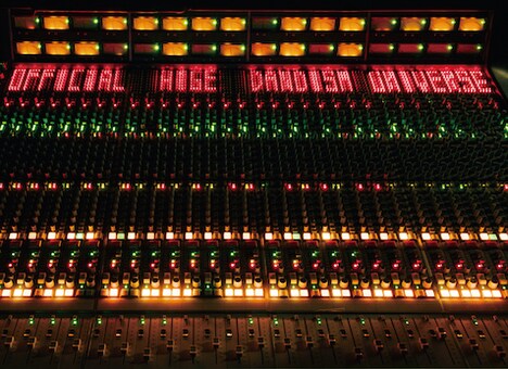 Official髭男dism「Universe」CD+Live DVD / Blu-ray盤ジャケット