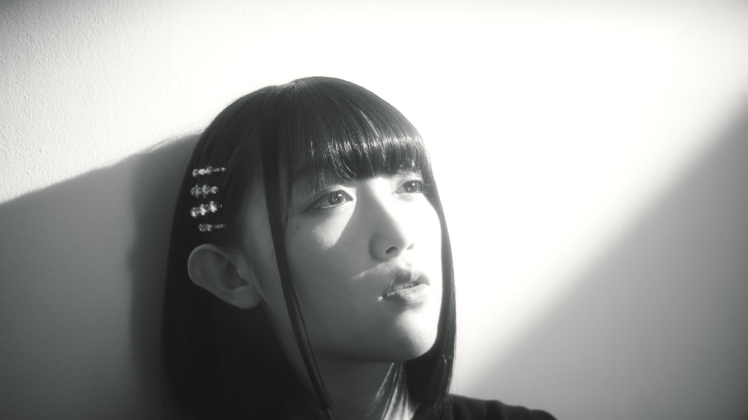 NELN「snow light」ミュージックビデオより。