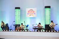 「矢野フェス」を支えるバンドメンバー。左から村田シゲ（B / □□□）、小松シゲル（Dr / NONA REEVES）、sugarbeans（Key）、八橋義幸（G）。（撮影：曽我美芽）