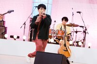 走る堂島孝平。（撮影：曽我美芽）