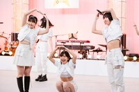 BEYOOOOONDS（撮影：曽我美芽）