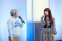 いつの間にかトレーナーを脱いでいた南波志帆（右）。（撮影：曽我美芽）