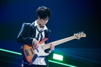 森田美勇人（B, Vo）（撮影：前田学）