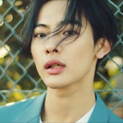 NOAが新曲「Too Young」MV公開、CHISAKIとシンクロダンス披露