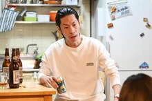 日本テレビ系ドラマ「レッドアイズ 監視捜査班」より、呂布カルマ演じる湊川茂夫。(c)日本テレビ