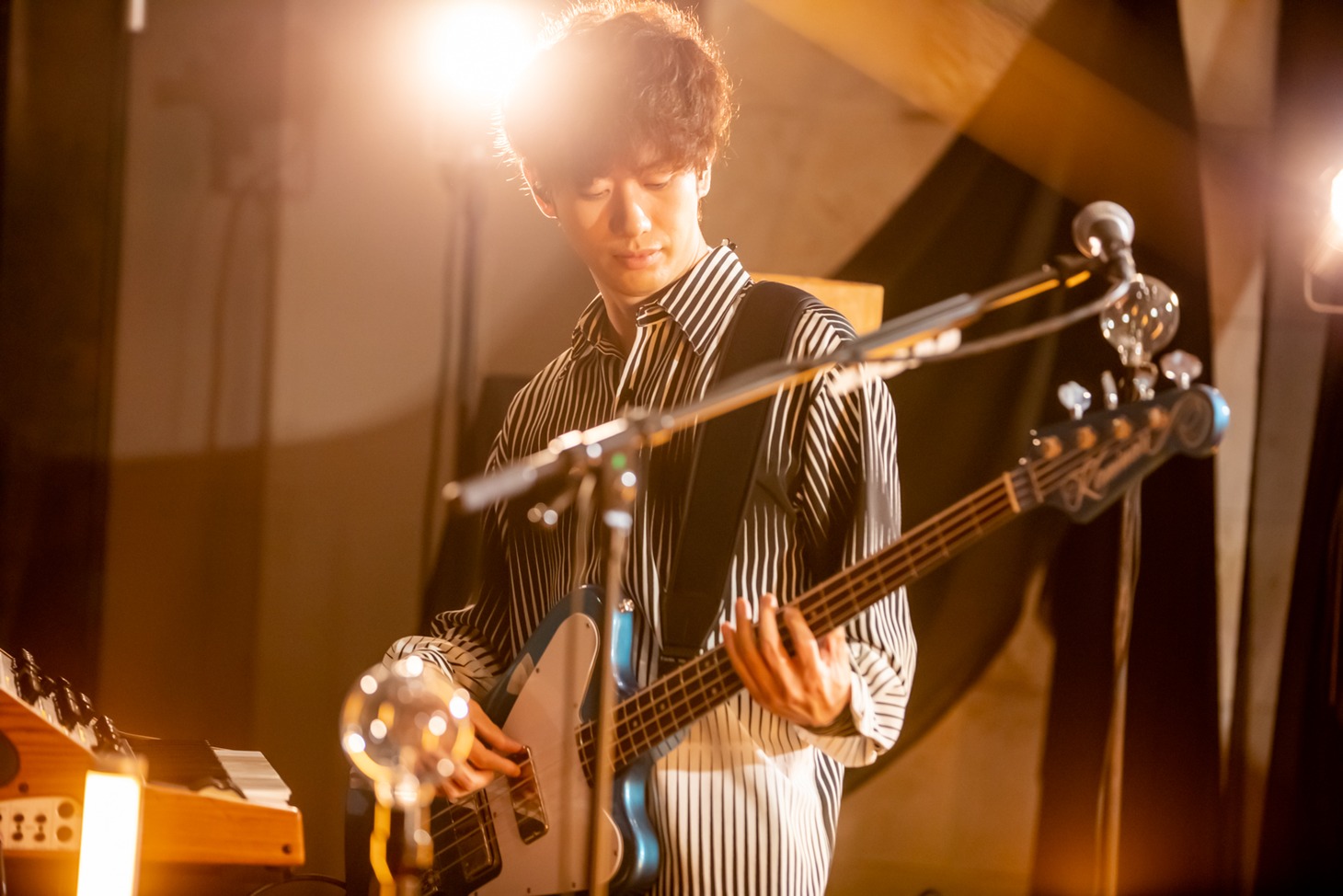 須藤優（B）（Photo by Viola Kam［V'z Twinkle］）