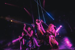 KAQRIYOTERROR、“別れと再会”を経て新たな体制を見せたワンマン