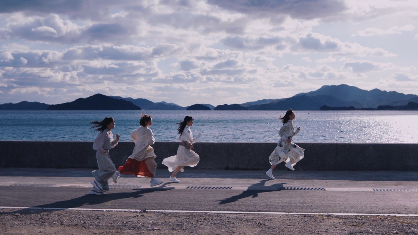 STU48「独り言で語るくらいなら」ミュージックビデオより。