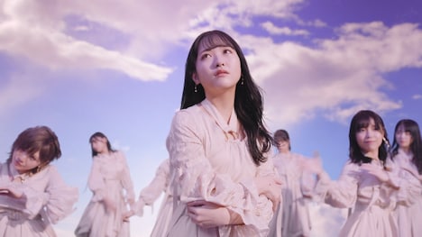 STU48「独り言で語るくらいなら」ミュージックビデオより。