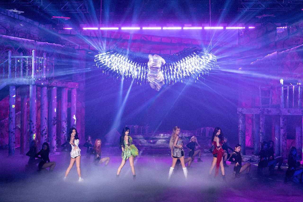 BLACKPINK「YG PALM STAGE - 2020 BLACKPINK: THE SHOW」の様子。