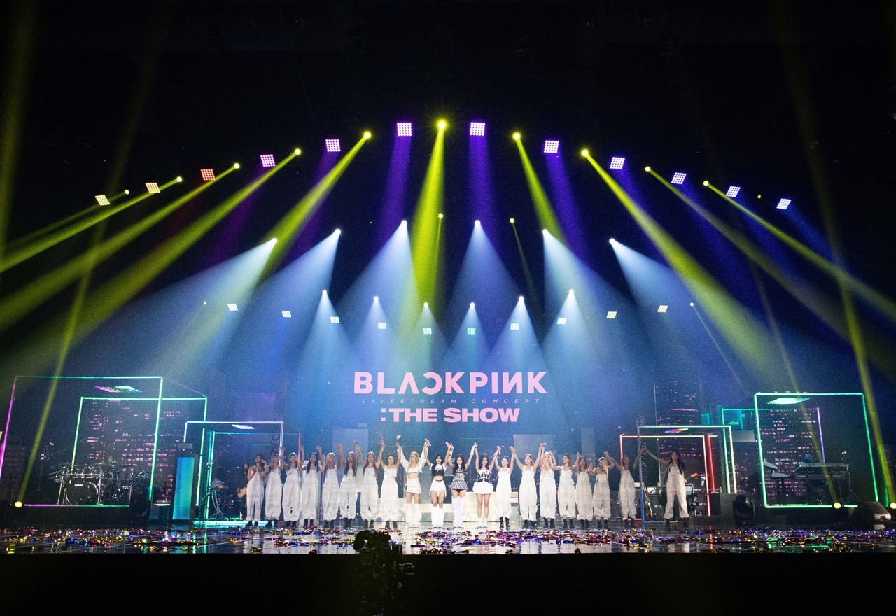 BLACKPINK「YG PALM STAGE - 2020 BLACKPINK: THE SHOW」の様子。