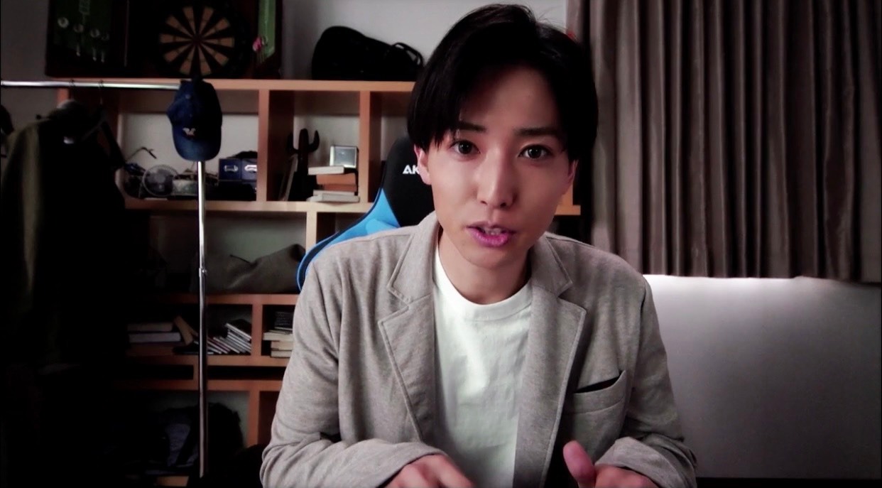 AKRacingテレビCM「リモートワーク編」より。