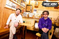 左からTOSHI-LOW、奥田民生。