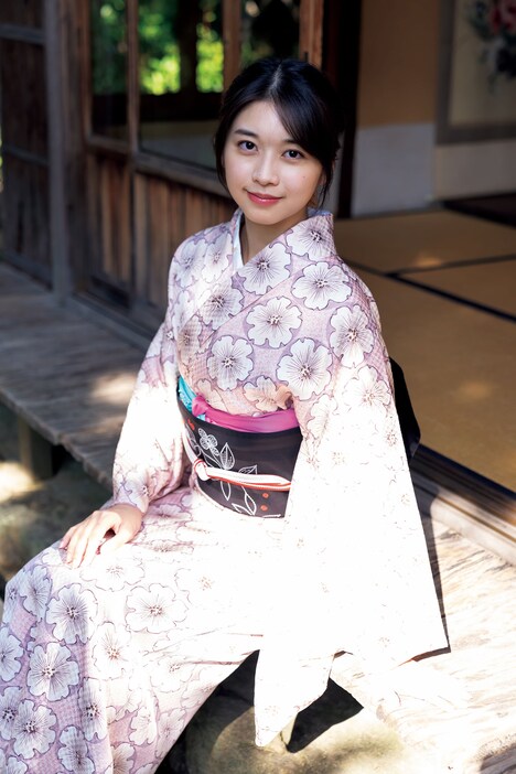 牧野真莉愛（モーニング娘。'21）写真集「真莉愛 二十歳」より。