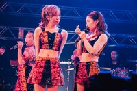 フィロソフィーのダンス「Dive/Connect」の様子。（撮影：西槇太一）