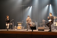 左からKENN、杉田智和、伊藤賢治。