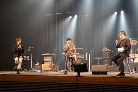 左からKENN、杉田智和、伊藤賢治。