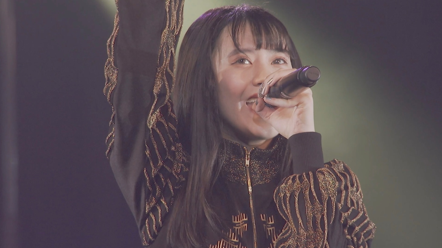 EMPiRE「EMPiRE BREAKS THROUGH the LiMiT LiVE」より。