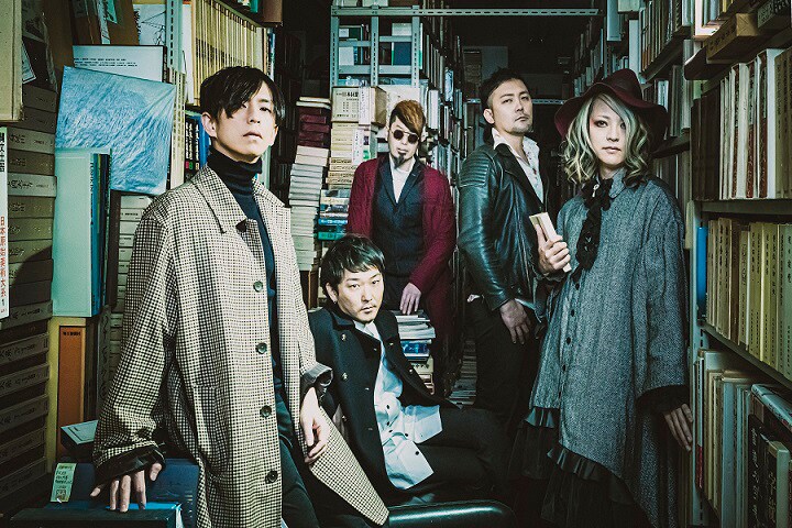 LACCO TOWER、メジャーデビュー後の曲を収めた黒白極撰曲集を発売