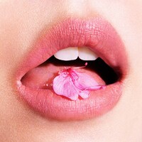 あいみょんの最新配信シングル「桜が降る夜は」ジャケット。