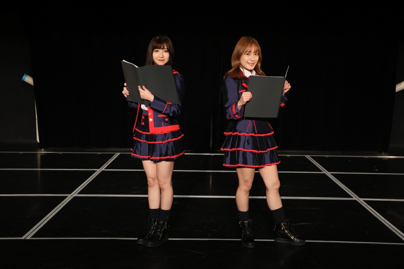 左から太田彩夏、斉藤真木子。