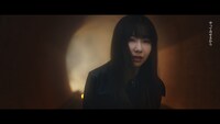 柏木由紀「CAN YOU WALK WITH ME??」ミュージックビデオより。