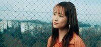 大原櫻子「STARTLINE」MVのワンシーン。