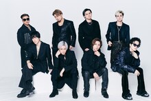 上段左からLIKIYA、武知海青、龍、与那嶺瑠唯、下段左より藤原樹、川村壱馬、神谷健太、山本彰吾。（撮影：曽我美芽）