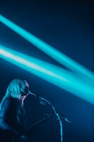 中村未来（Vo, G, Key, Manipulator）（撮影：西槇太一）