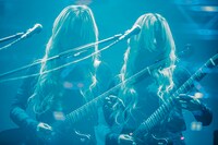 中村未来（Vo, G, Key, Manipulator）（撮影：西槇太一）