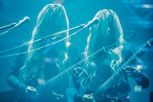 中村未来（Vo, G, Key, Manipulator）（撮影：西槇太一）