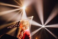 中村未来（Vo, G, Key, Manipulator）（撮影：西槇太一）