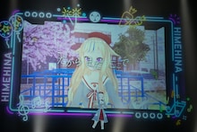 ソロ曲「ユメミテル」を歌う鈴木ヒナ。